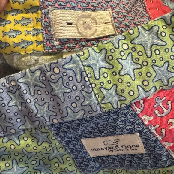 Vineyard Vines Boys Size 14 Breaker Shorts Sailors Red Patchwork Whale Preppy - Picture 4 of 5